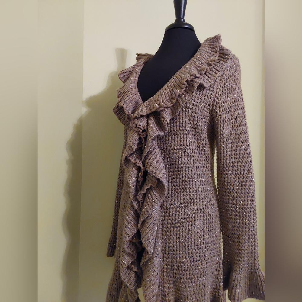 Sioni Ruffled Collared Sweater - Picture 3 of 4